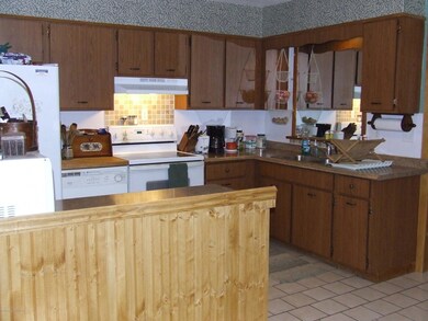 160 Nuangola Rd, Mountain Top, PA 18707 - photo 3