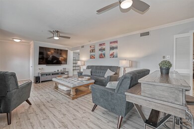 10343 Briar Forest Dr unit 11, Houston, TX 77042 - photo 6