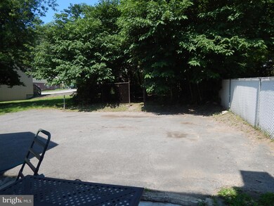 243 N Washington St, Berkeley Springs, WV 25411 - photo 5