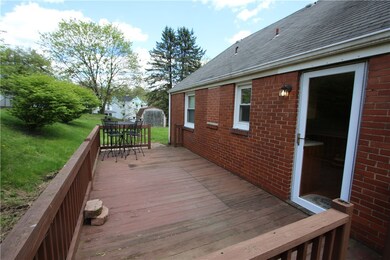 Awesome Back 25x10 Deck off of Eat-in Kitchen
