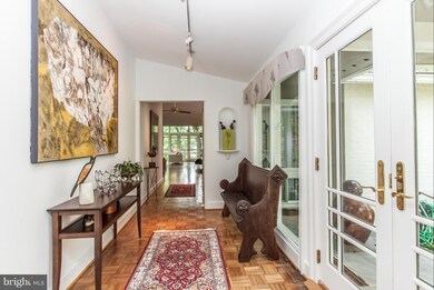 2011 Whiteoaks Dr, Alexandria, VA 22306 - photo 3