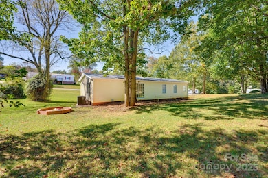 3464 Rock Creek Dr, Newton, NC 28658 - photo 5