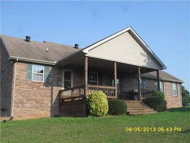 Large covered back deck.