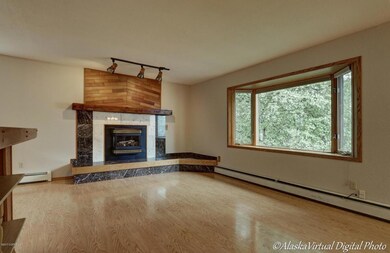 Living Room W/Bay Window