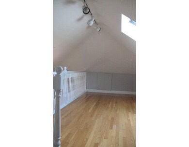 35 Hammond Pond Pkwy unit 4, Chestnut Hill, MA 02467 - photo 6