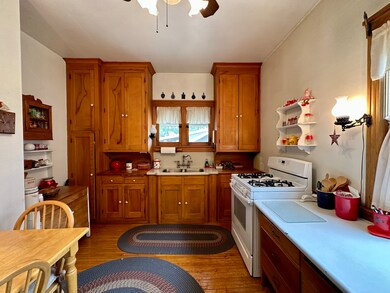 16 N Lancaster Ave, Aurora, IL 60506 - photo 6