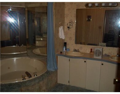 Master Bath/Spa.