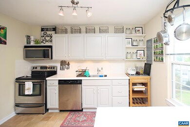 1508 Villa Terrace unit E, Charlottesville, VA 22903 - photo 4