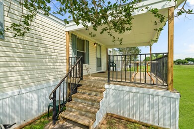 10407 Harry Dr, Needville, TX 77461 - photo 6