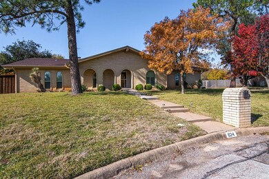 624 Robindale Ct, Bedford, TX 76022 - photo 2