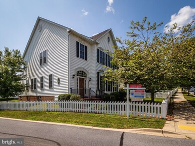 23200 Linden Vale Dr, Clarksburg, MD 20871 - photo 2