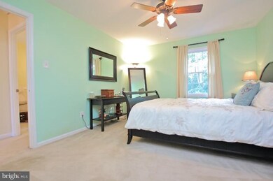 2931 Waterford Ct, Vienna, VA 22181 - photo 5