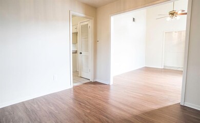 8210 Pincay Oaks Ct, Houston, TX 77088 - photo 5