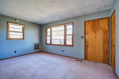 1410 Stoneybrook Dr, Johnson City, TN 37601 - photo 4