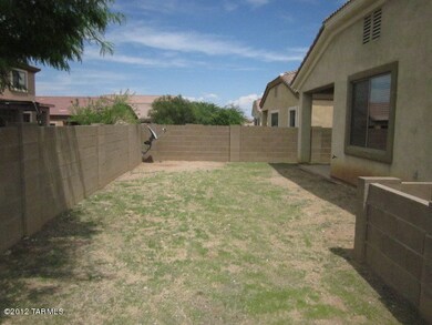 022-203833 back yard