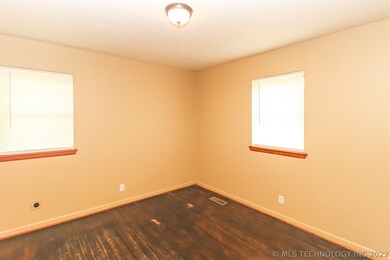 1118 E Cobb Ave, Sapulpa, OK 74066 - photo 4