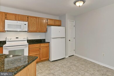 9226 Deer Crossing unit 37, Lorton, VA 22079 - photo 5