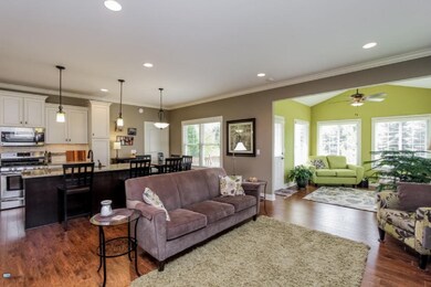 004-Living_Room-1693669-small