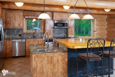 Kitchen_DMD_9213-SMALL