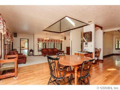 Kitchen Dinette area open to the family room with 