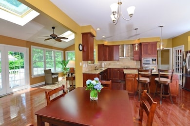 45 Hound Pack Cir, East Walpole, MA 02032 - photo 2