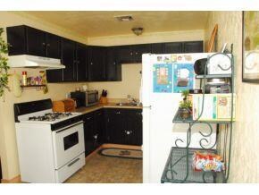Kitchen, range vent hood