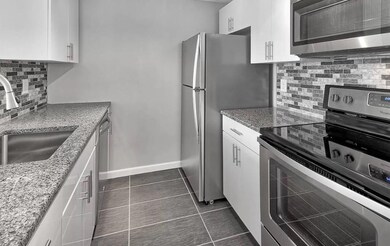 Mandalay on the Hudson unit 702, Jersey City, NJ 07302 - photo 4