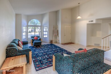 9 Living Room photo c