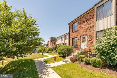 6814 Hilltop Dr unit 194, Brookhaven, PA 19015 - photo 2