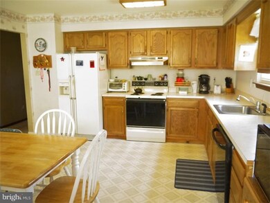 902 Lincoln Rd, Mullica Hill, NJ 08062 - photo 5