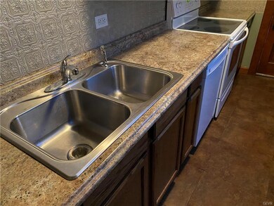 330 Coal St unit 1/2, Lehighton, PA 18235 - photo 3