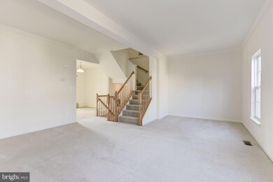 13595 Bathgate Dr, Herndon, VA 20171 - photo 6