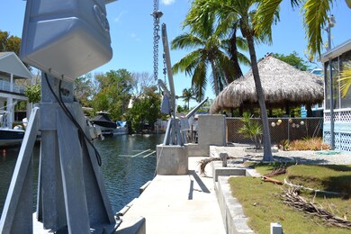 40 Feet Dockage with Davits