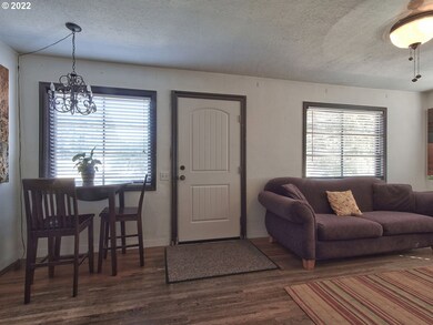 408 SW Harrison St, Sheridan, OR 97378 - photo 7