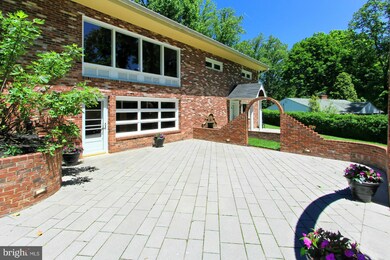 6527 Jay Miller Dr, Falls Church, VA 22041 - photo 7