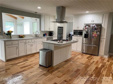 410 Chestnut Ln, Statesville, NC 28625 - photo 5