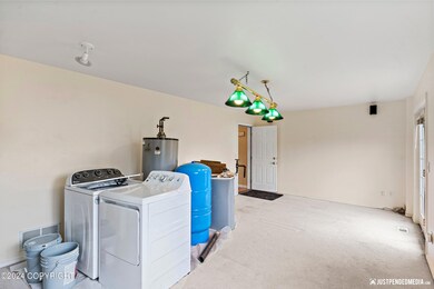 Downstairs primary BR w/full bath