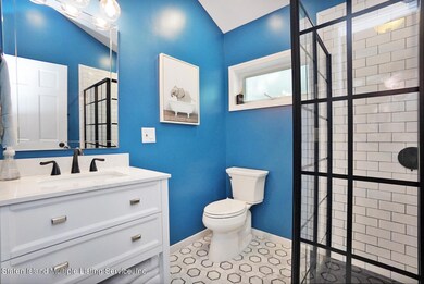 Level 1 3/4 Bath