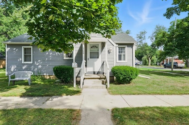 300 N Lenawee St, Durand, MI 48429 - photo 2