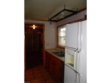 4900 Elmwood Dr, Sheffield Lake, OH 44054 - photo 6