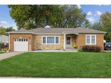 2108 53rd St, Des Moines, IA 50310 - photo 2