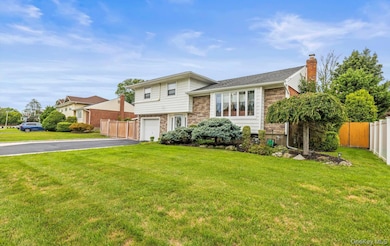 11 Dartmouth Dr, Plainview, NY 11803 - photo 2