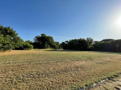 429 Schopmeyer, Gainesville, TX 76240 - photo 3