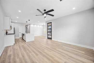 2446 Carmel St unit B, Houston, TX 77091 - photo 5