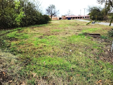 201 W Myers St, Terrell, TX 75160 - photo 2