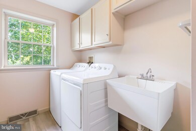 2039 Foxwood Dr, Columbia, PA 17512 - photo 7