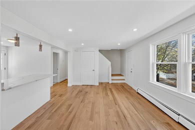 31 Peach Ave, Providence, RI 02906 - photo 4