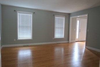 43A Pratt St Right Side unit 43A, Taunton, MA 02780 - photo 4