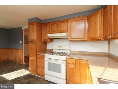 12049 Templeton Dr, Philadelphia, PA 19154 - photo 5