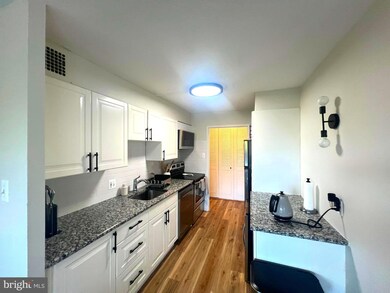 Green Hill Condominiums unit EE617, Wynnewood, PA 19096 - photo 2